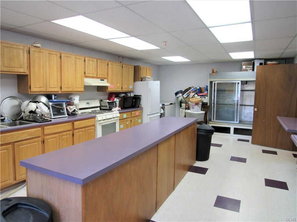 206 W 3rd St, Mount Carmel, PA 17851